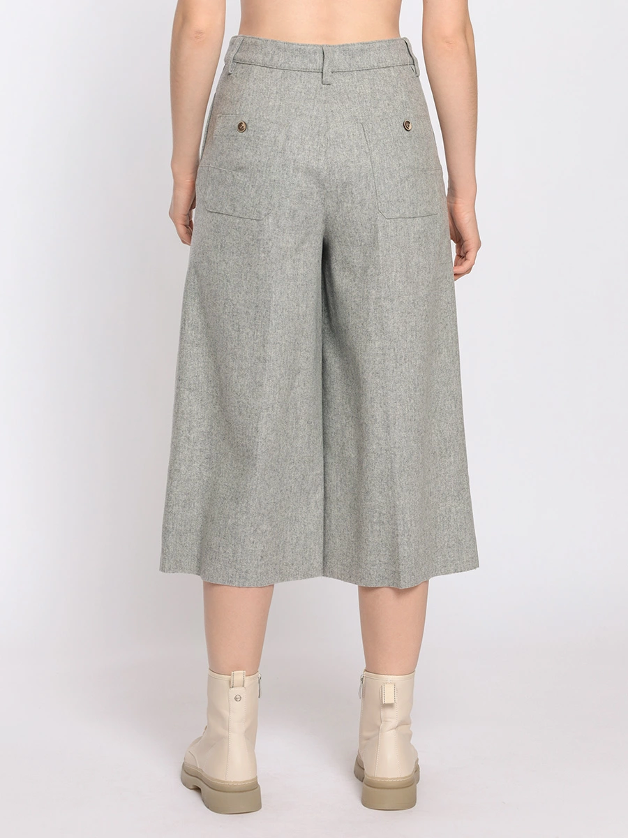 Светло-серые кюлоты с высокой талией